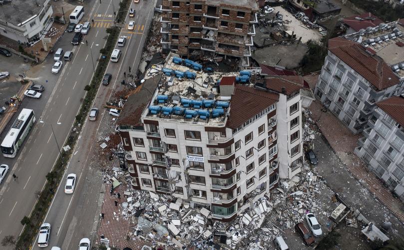 土耳其地震建筑因地震而倒塌，原因何在「土耳其发生6.0级地震的原因」 论文格式